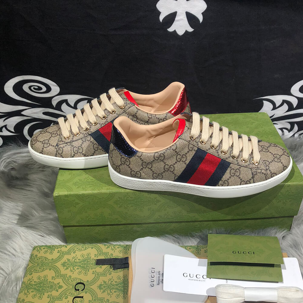 ace gg S*p*e sneaker with bees