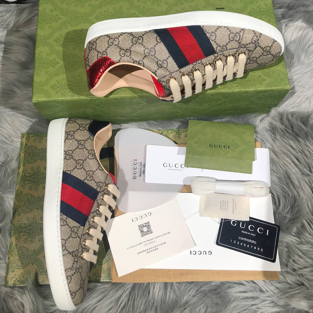 ace gg S*p*e sneaker with bees