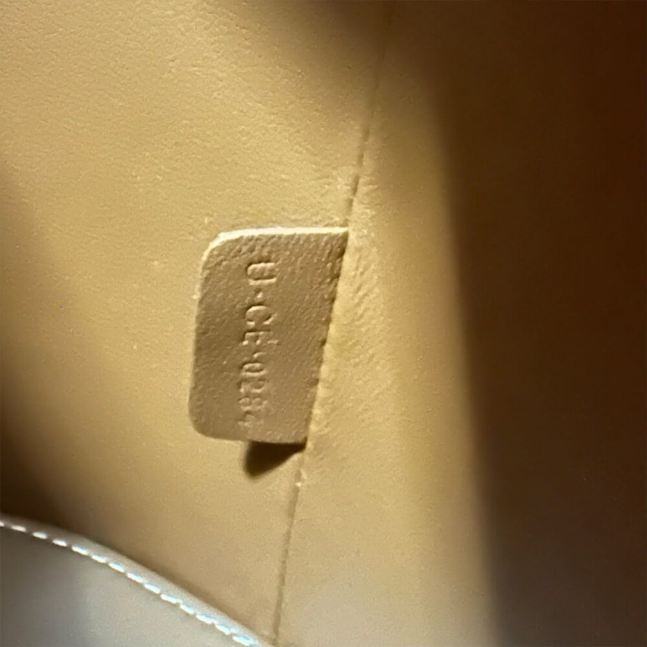Ce**e medium l**ise bag in suede calfskin