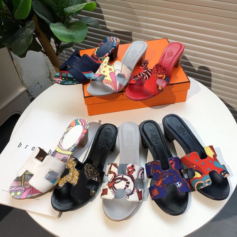 H**mes oran sandals in black