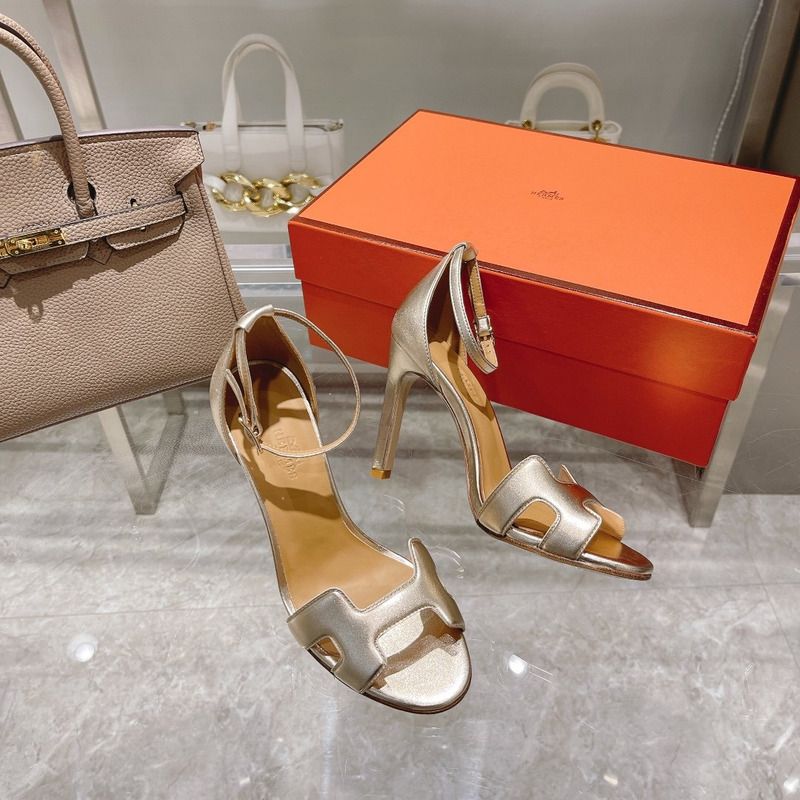 H**mes leather high heels in pale gold