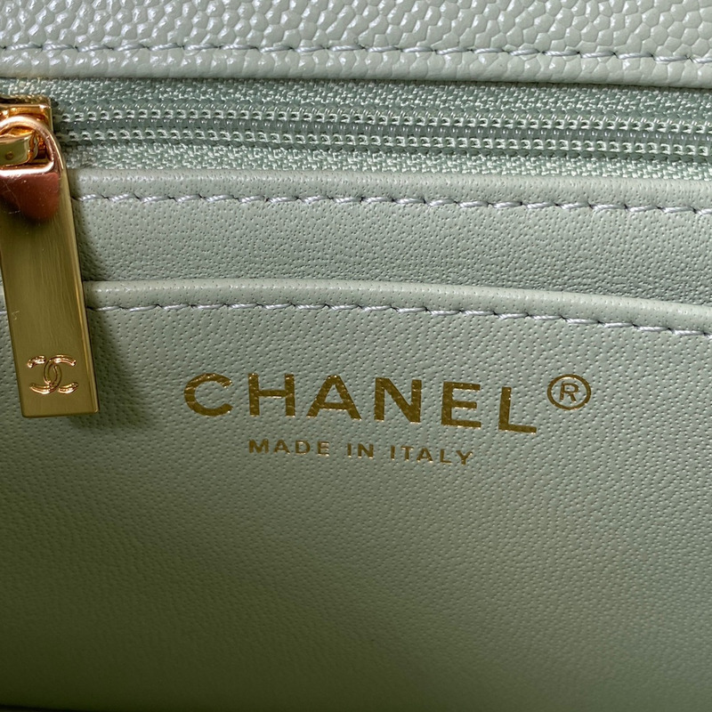 Ch*el classic handbag grained shiny calfskin & gold-tone metal green