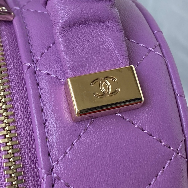 Ch*el vanity case - shiny lambskin & gold-tone metal purple