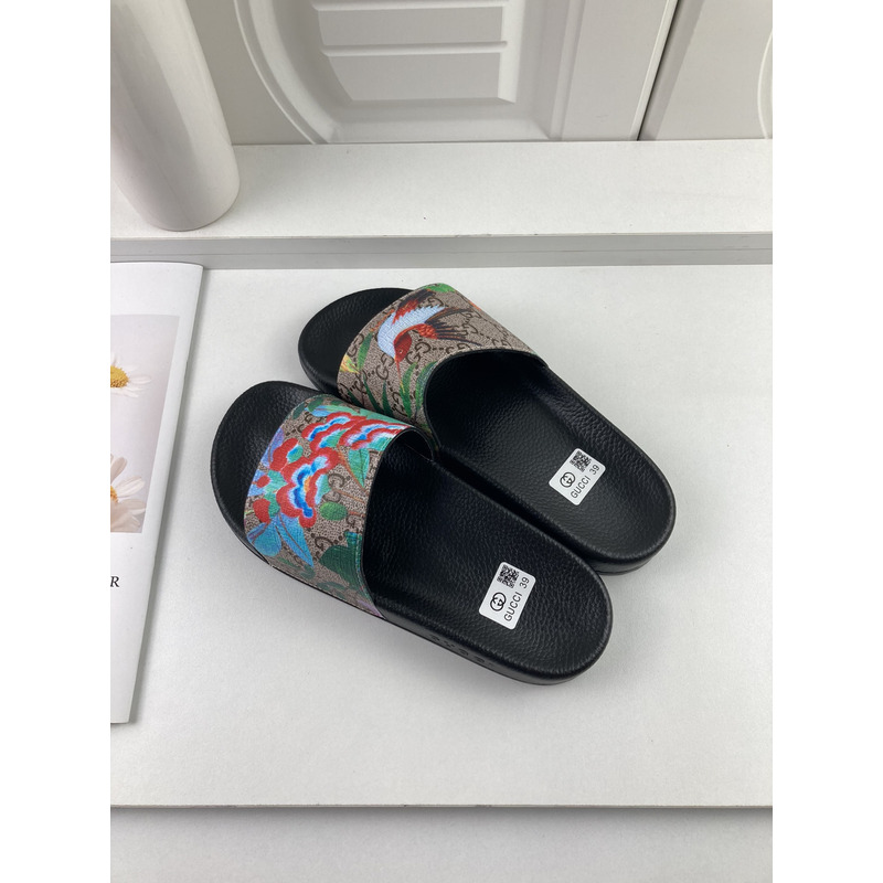 G*u*i butterfly slides