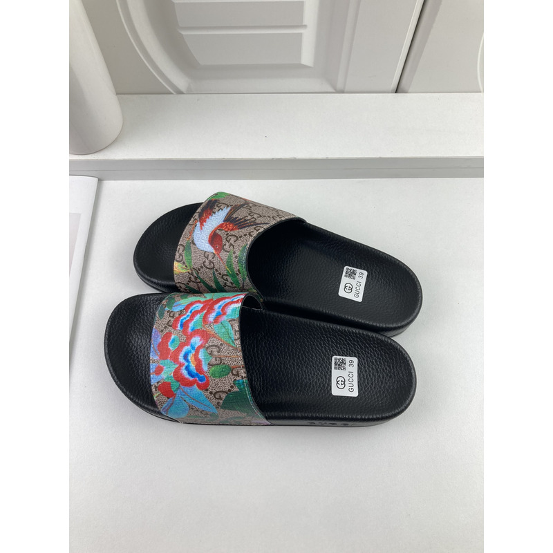 G*u*i butterfly slides