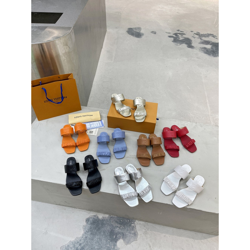 l**is V*t*n square toe flat slippers platinum