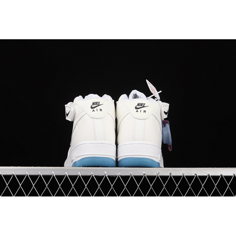 Nike Air Force 1 \