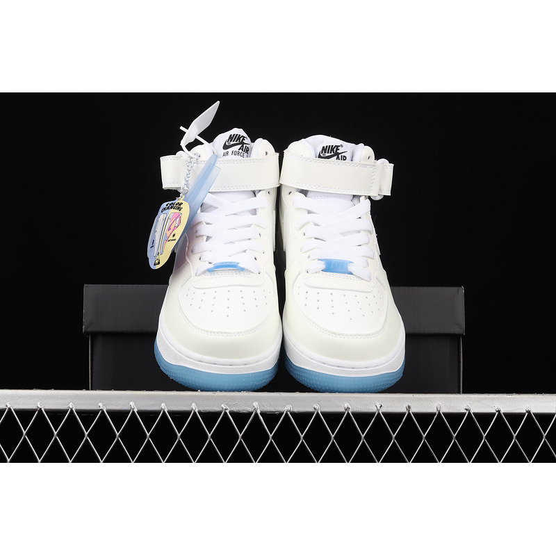 Nike Air Force 1 \