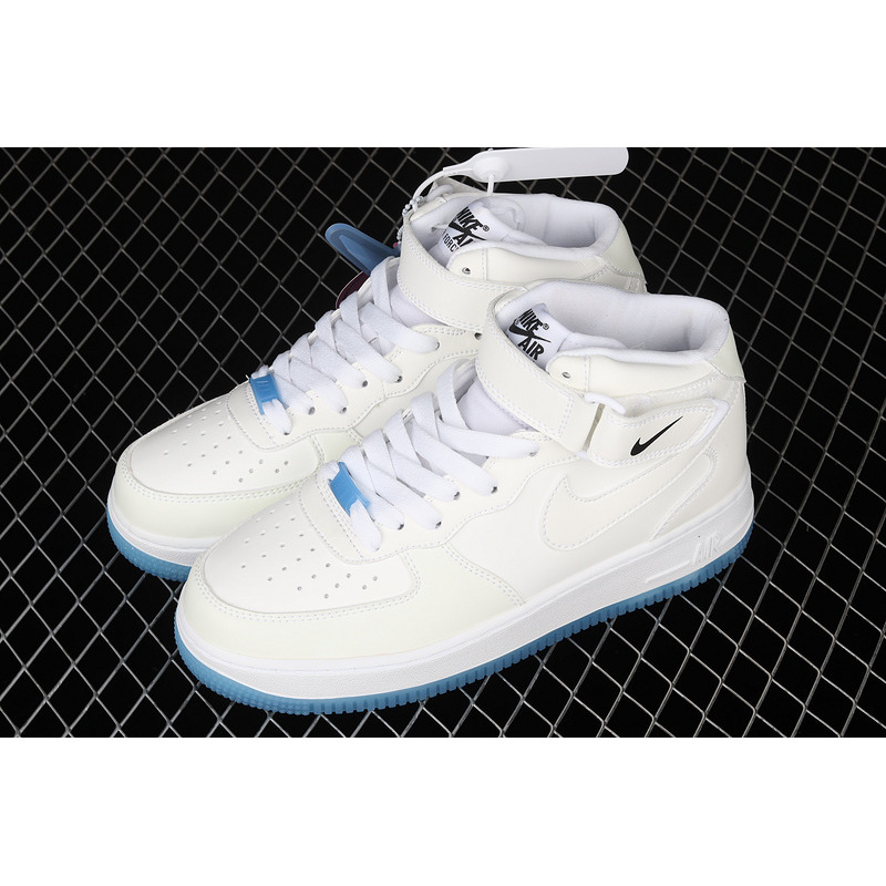 Nike Air Force 1 \