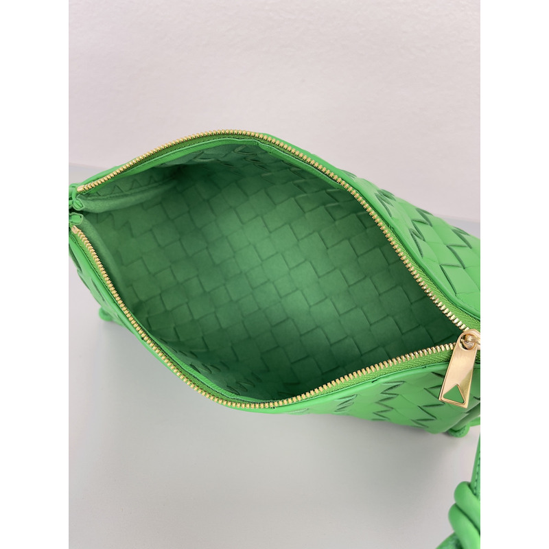 Bo*te*ga ve*ne*ta intreccio nappa mini shoulder bag in bright green