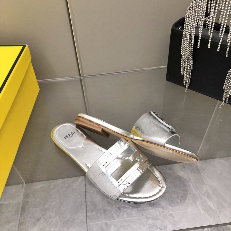 F**di leather sandals silver