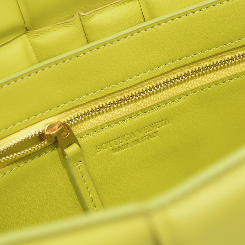 Bo*te*ga ve*ne*ta padded cassette leather shoulder bag yellow