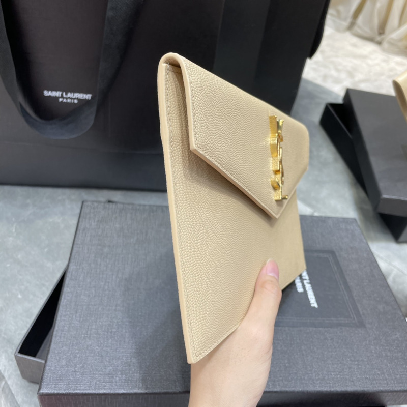 Saint Laurent Uptown Pouch In Grain De Poudre Embosses Leather Blanc Vintage