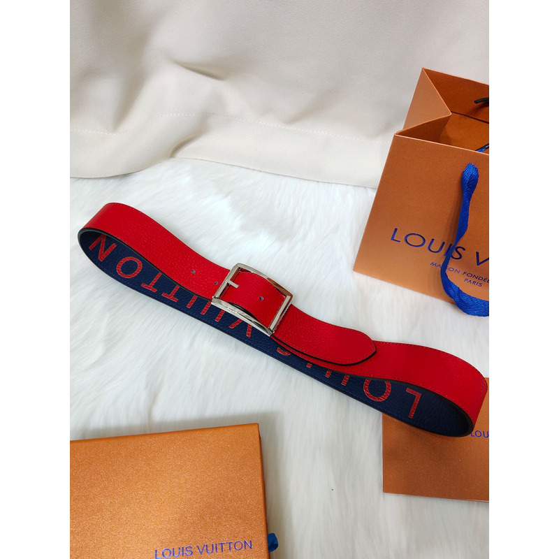 l**is V*t*n silver-tone lock belt red
