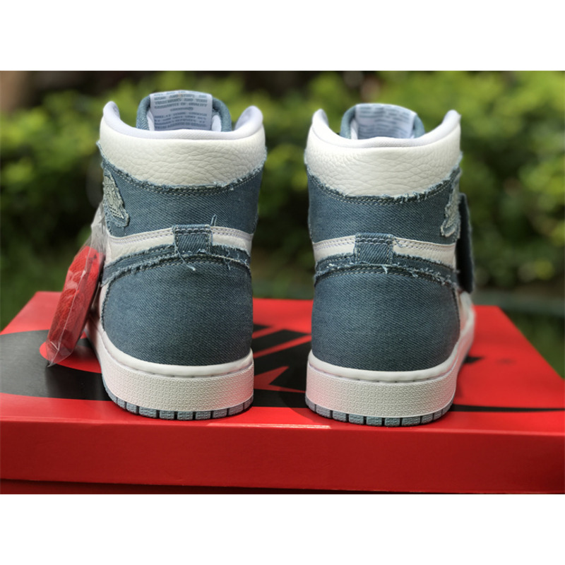 WMNS Air Jordan 1 Retro High OG