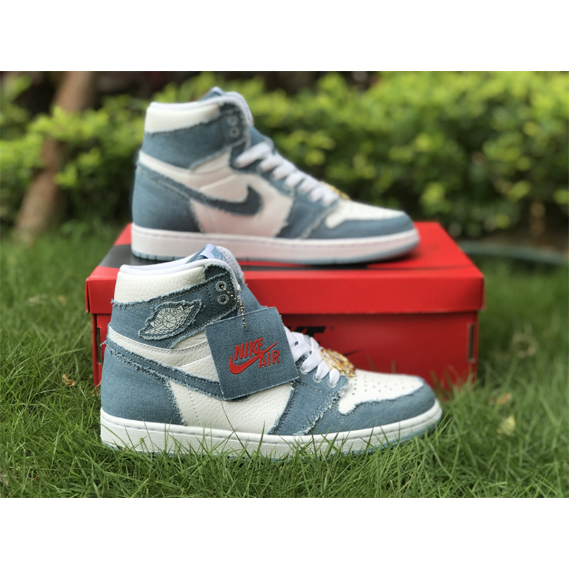 WMNS Air Jordan 1 Retro High OG