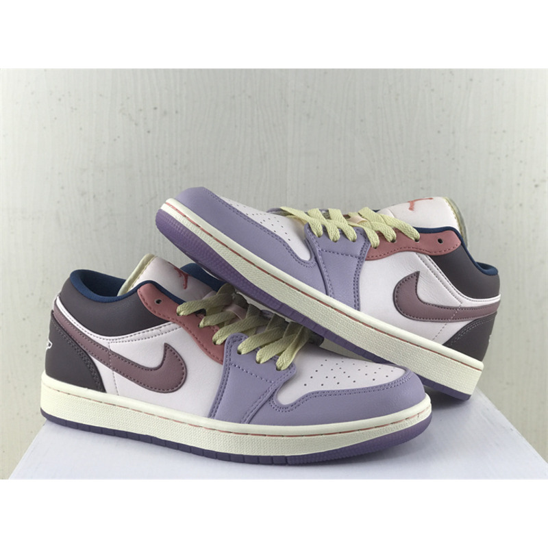 WMNS Air Jordan 1 Low SE