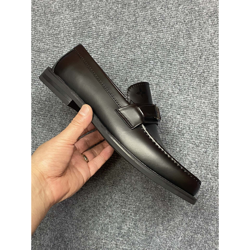 l**is V*t*n major loafer leather shoes