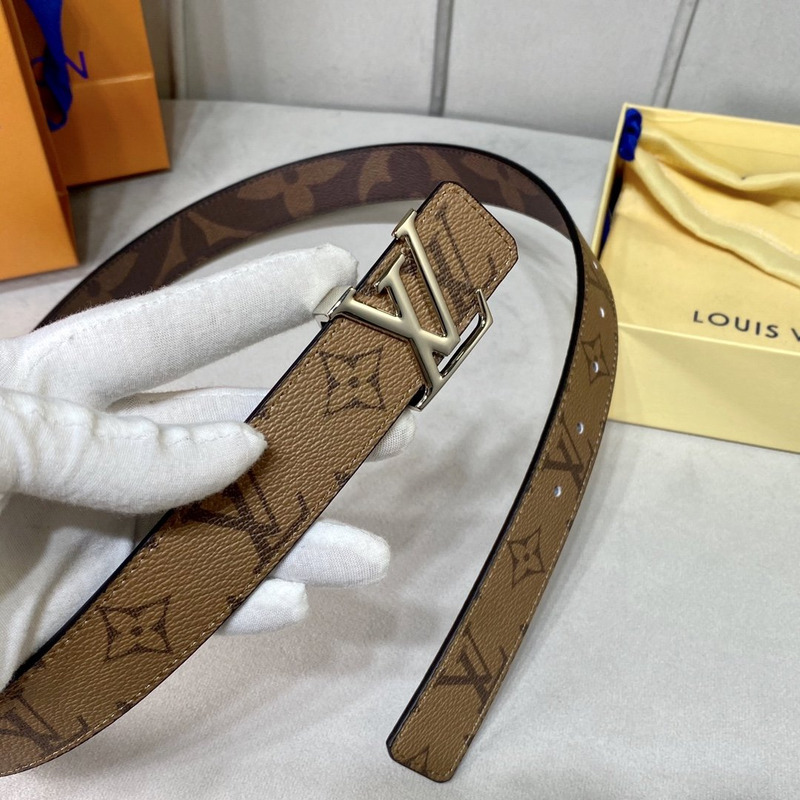 l**is V*t*n double-sided belt