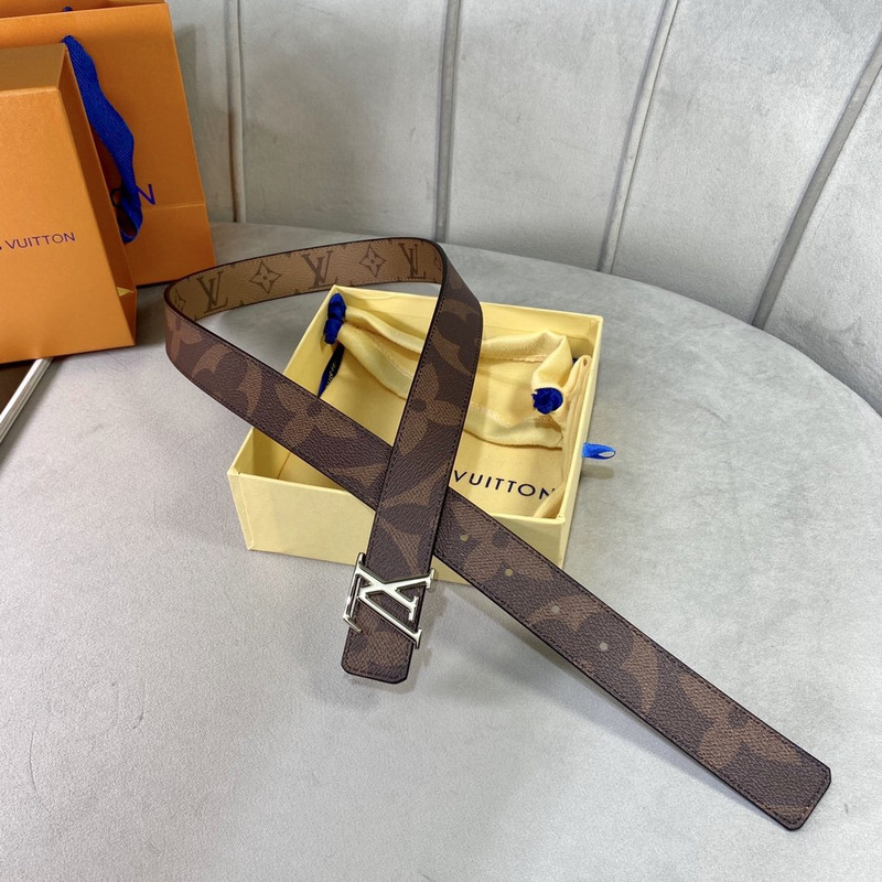 l**is V*t*n double-sided belt