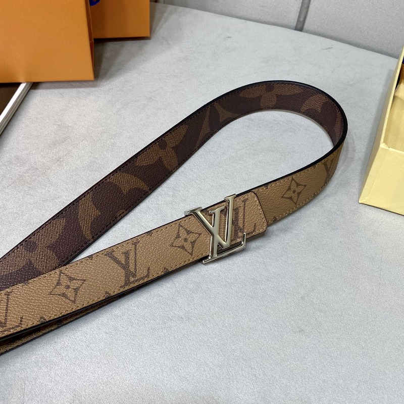 l**is V*t*n double-sided belt