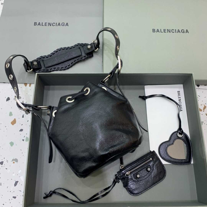 Ba*len*cia*ga le cagole xs bucket bag black