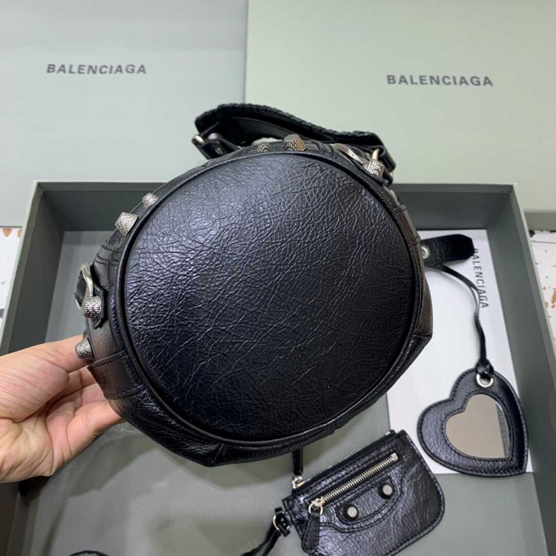 Ba*len*cia*ga le cagole xs bucket bag black