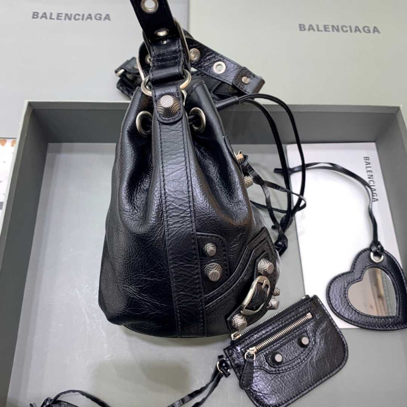 Ba*len*cia*ga le cagole xs bucket bag black