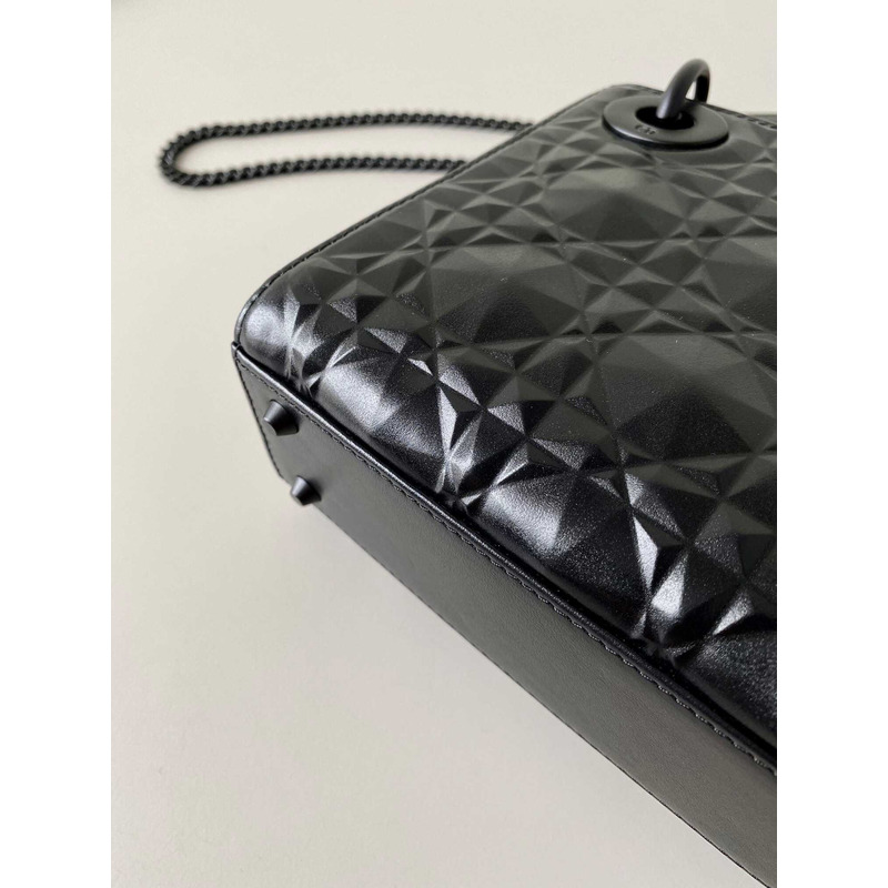 d*or black leather Di*m*nd shaped cannage lady d*or bag