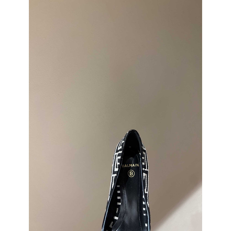 Balmain Logo Monogram Pointed Toe Pumps Black&White