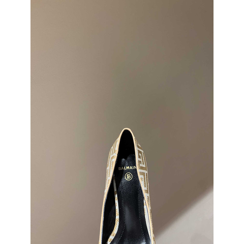 Balmain Logo Monogram Pointed Toe Pumps Yellow&White