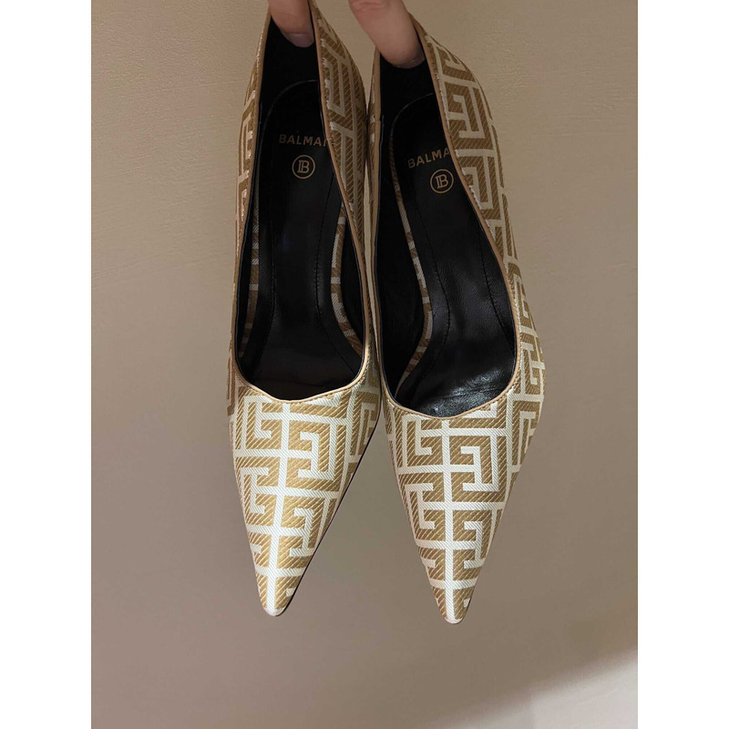 Balmain Logo Monogram Pointed Toe Pumps Yellow&White