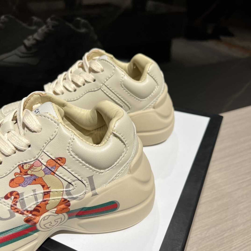G*u*i x tiger kids sneakers