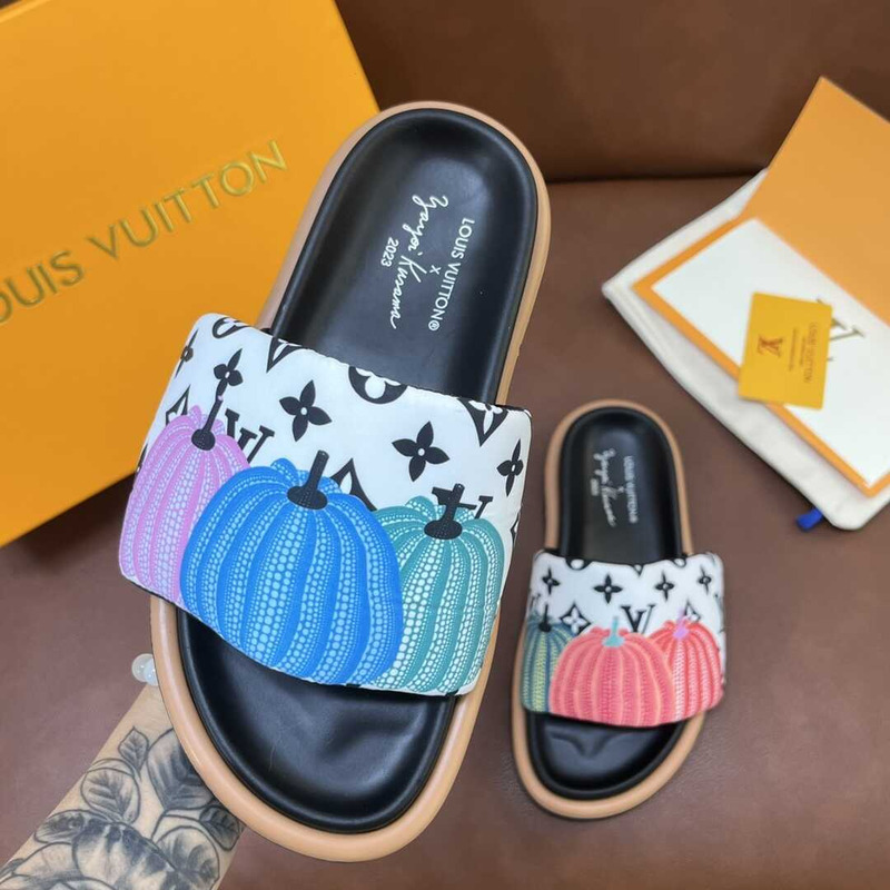 l**is V*t*n yayoi kusama pumpkin series slippers white