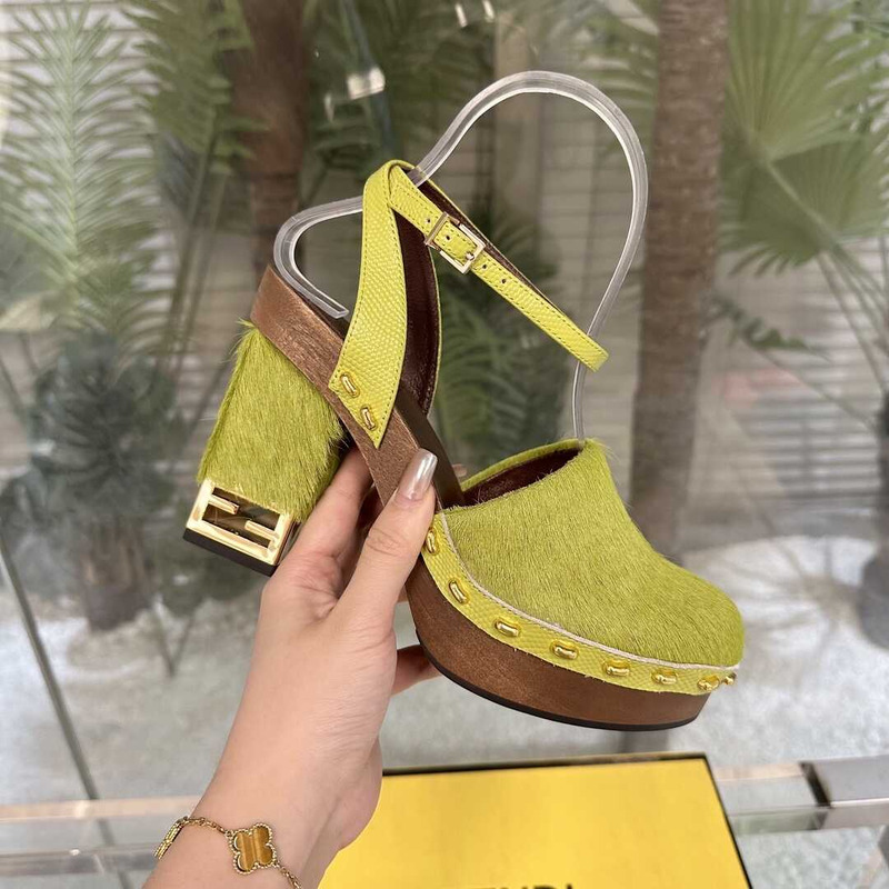 F**di plain leather sabo elegant style logo heeled sandals green