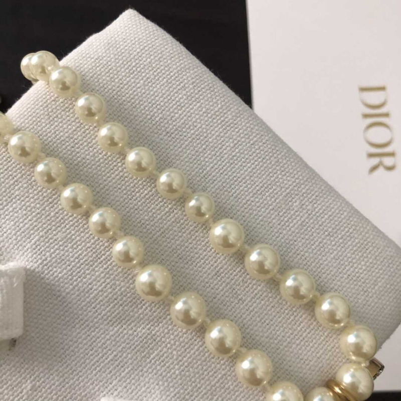 D*or crystal cd pearl necklace