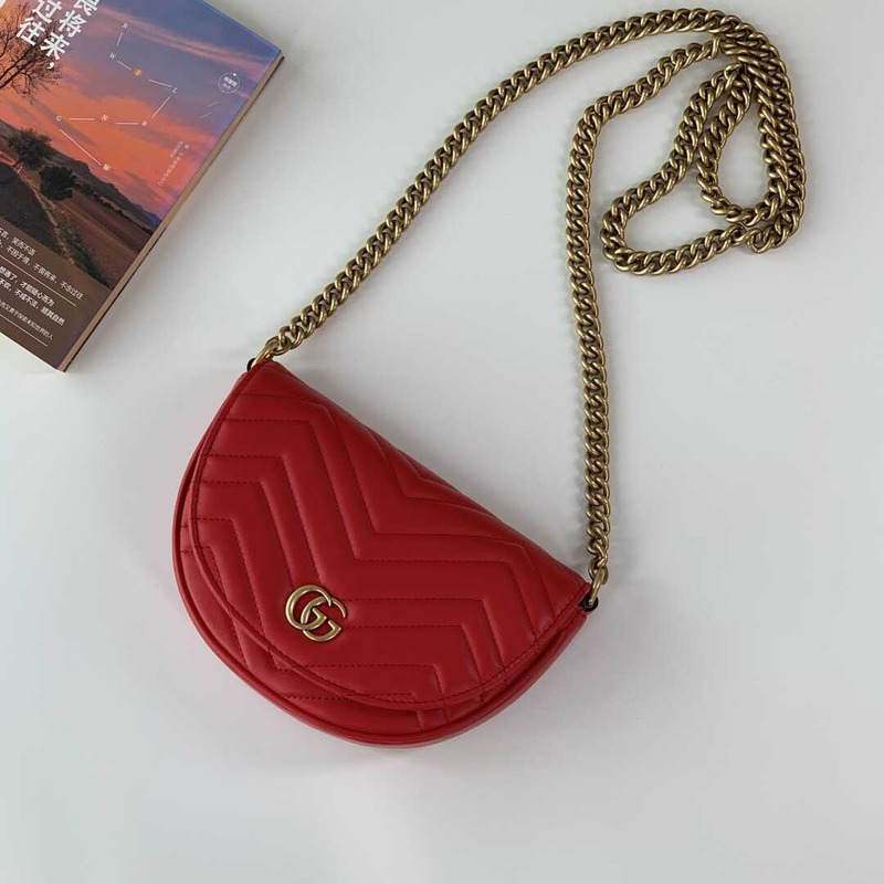 G*u*i gg marmont quilted chain mini bag red