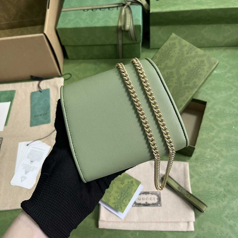G*u*i blondie medium wallet on chain green