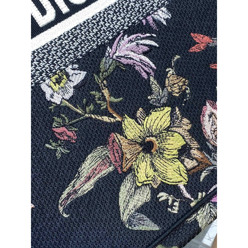 D*or large D*or book tote handbag embroidery