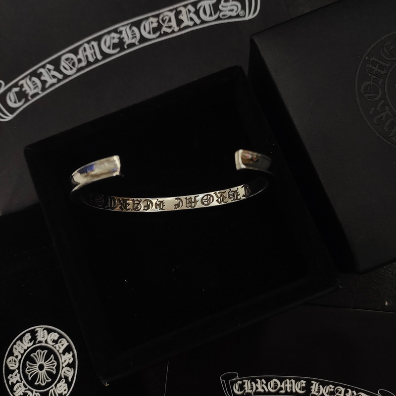 Ch*0me heart classic logo opening bracelet