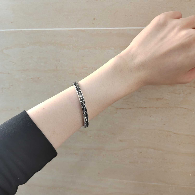 Ch*0me heart classic logo opening bracelet