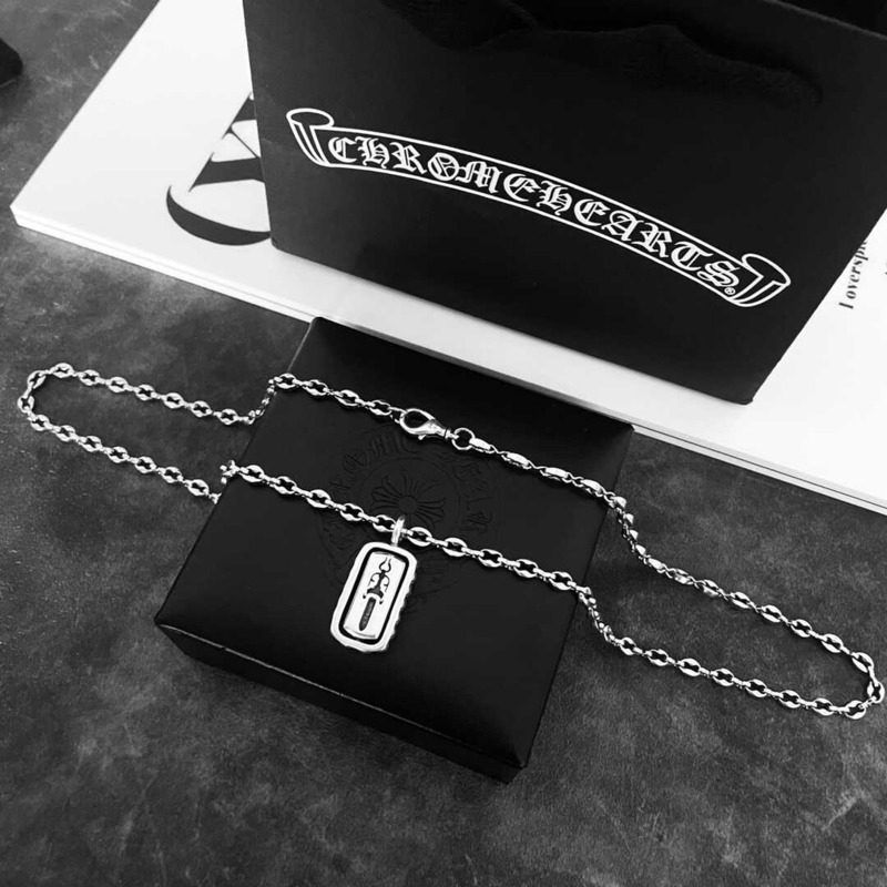 Ch*0me He**ts sterling silver necklace