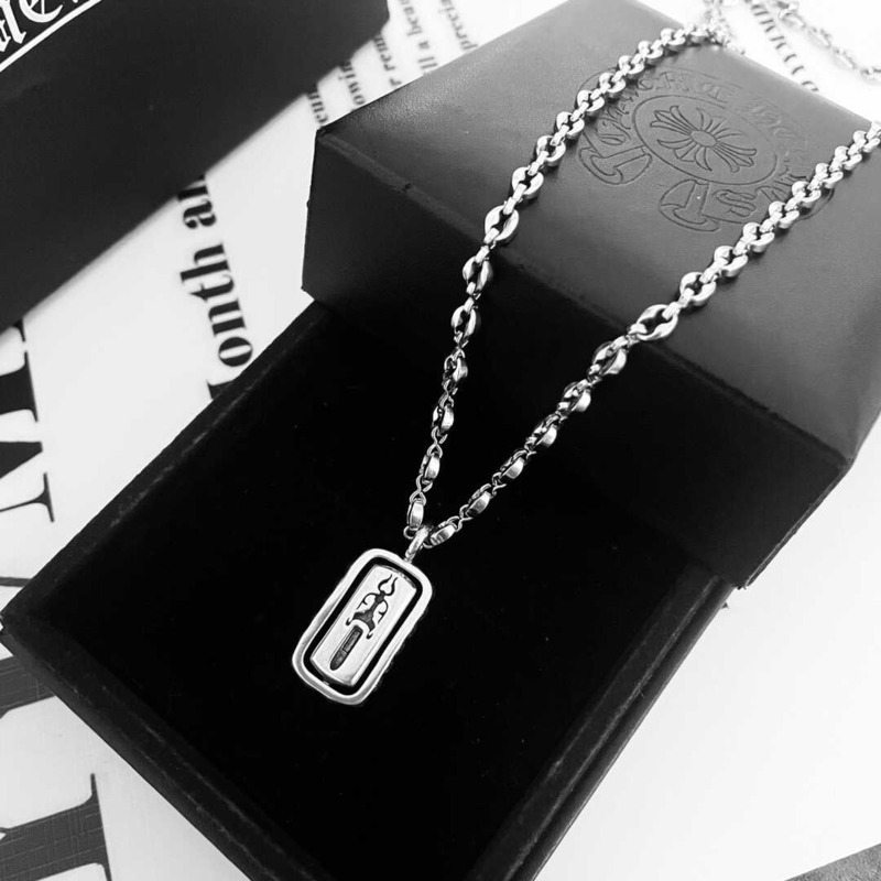 Ch*0me He**ts sterling silver necklace