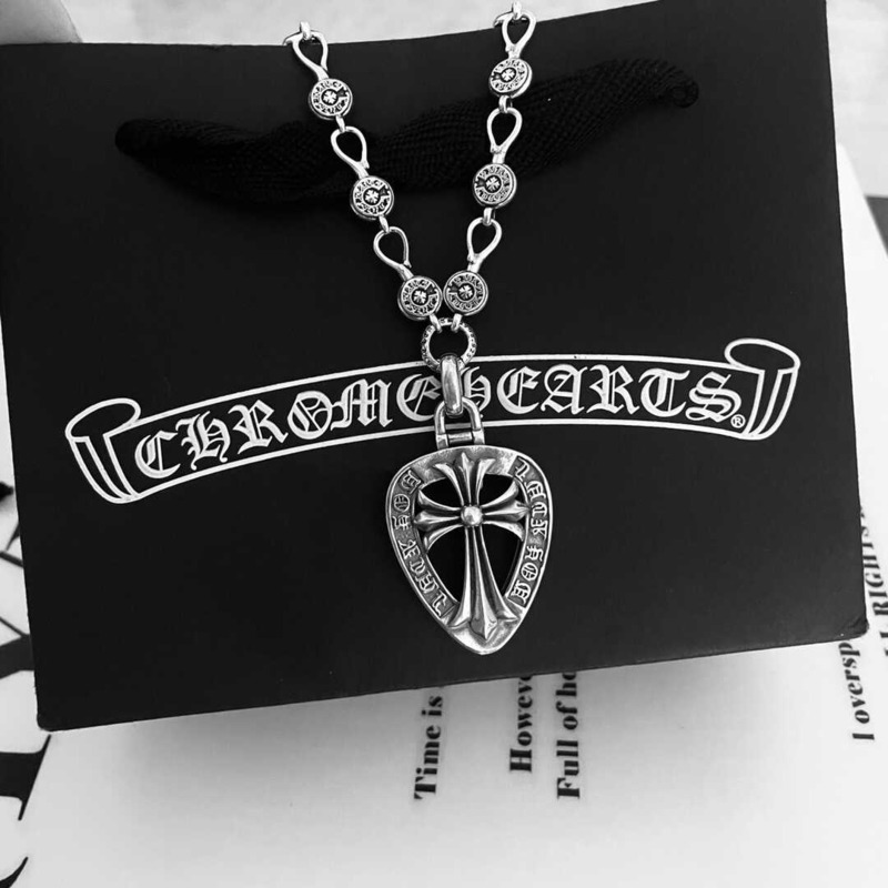 Ch*0me He**ts sterling silver necklace
