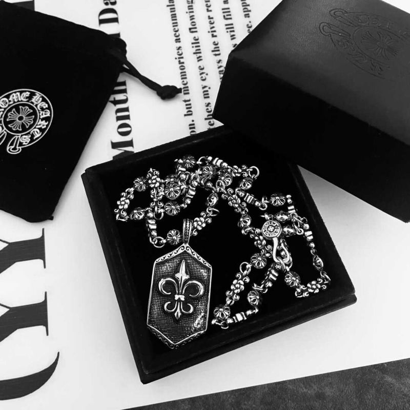 Ch*0me He**ts sterling silver necklace