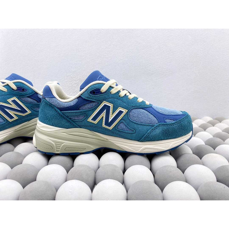 New Balance Levi\