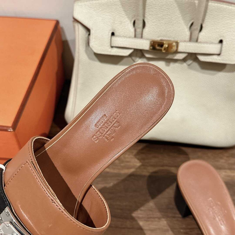H**mes gigi 50 sandals gold and black