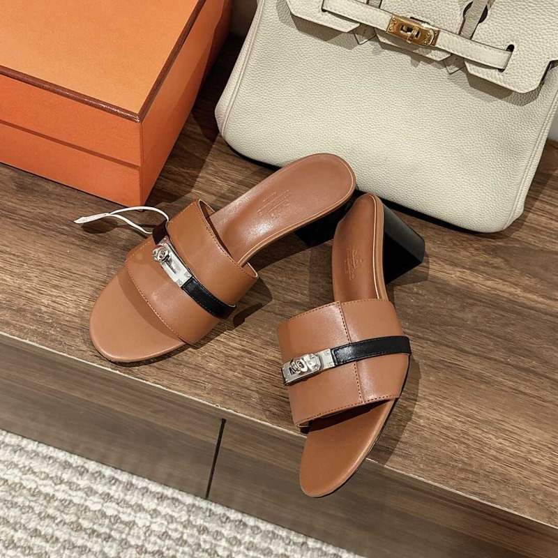 H**mes gigi 50 sandals gold and black