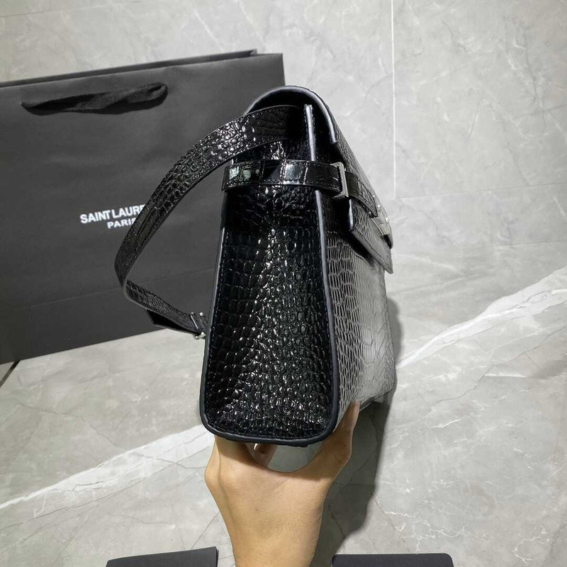 Saint Laurent Manhattan Leather Shoulder Bag Black