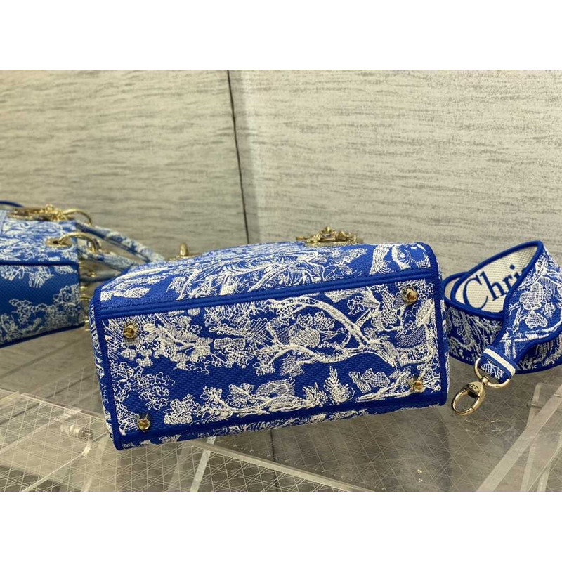 D*or medium lady d-lite bag embroidery blue and white